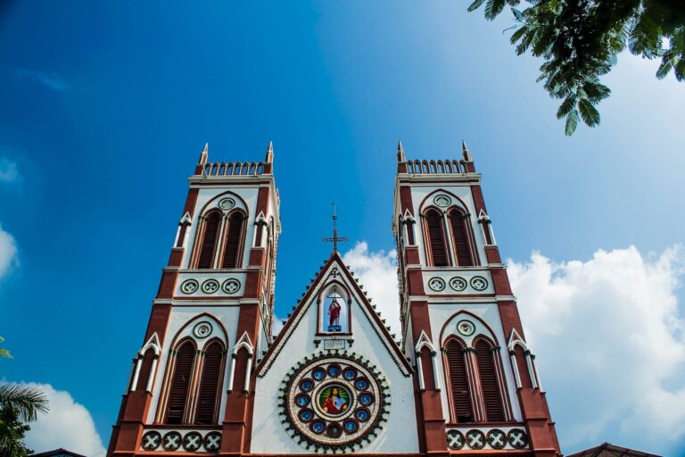 Basilica of the Sacred Heart of Jesus 2048x1366 1 768x512