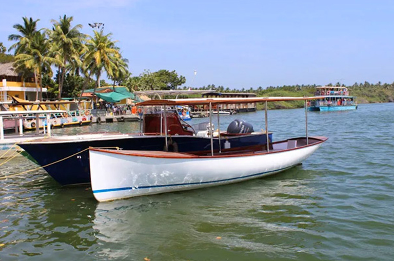 Chunnambar Boat House a